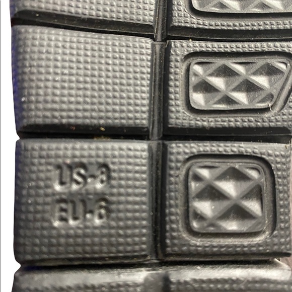 Aerosoles Grey Suede with Grey Fabric Size 8 - Picture 7 of 7